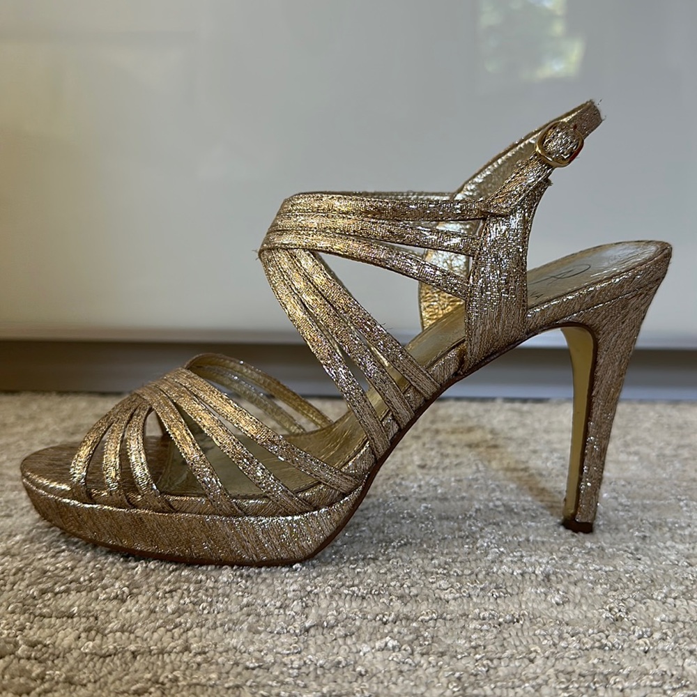 Adrianna Papell Gold Sandals, size 8